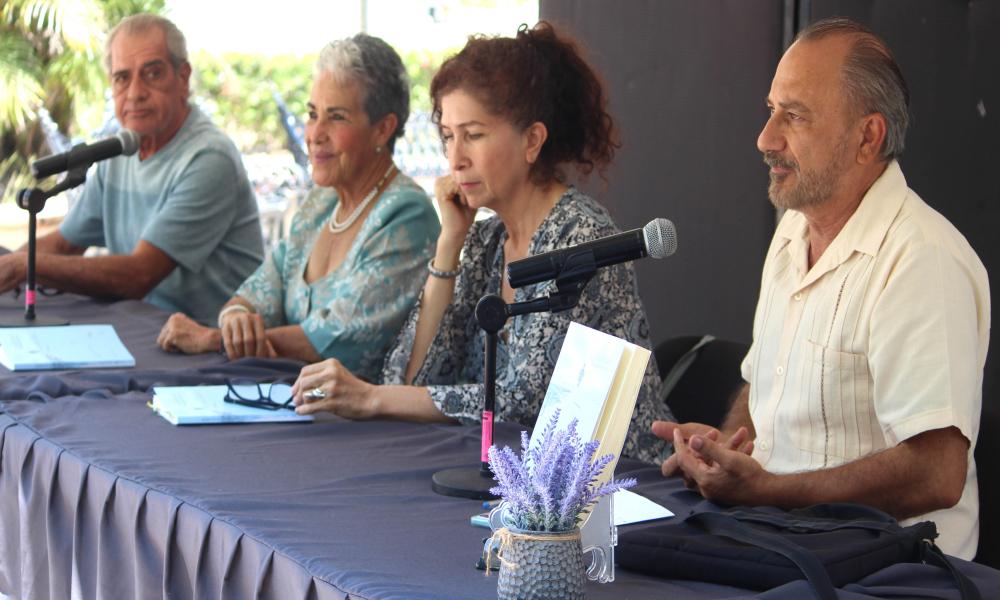 Conmemora CUCosta el Día Internacional del Libro con la lectura de antología poética “Andanzas”