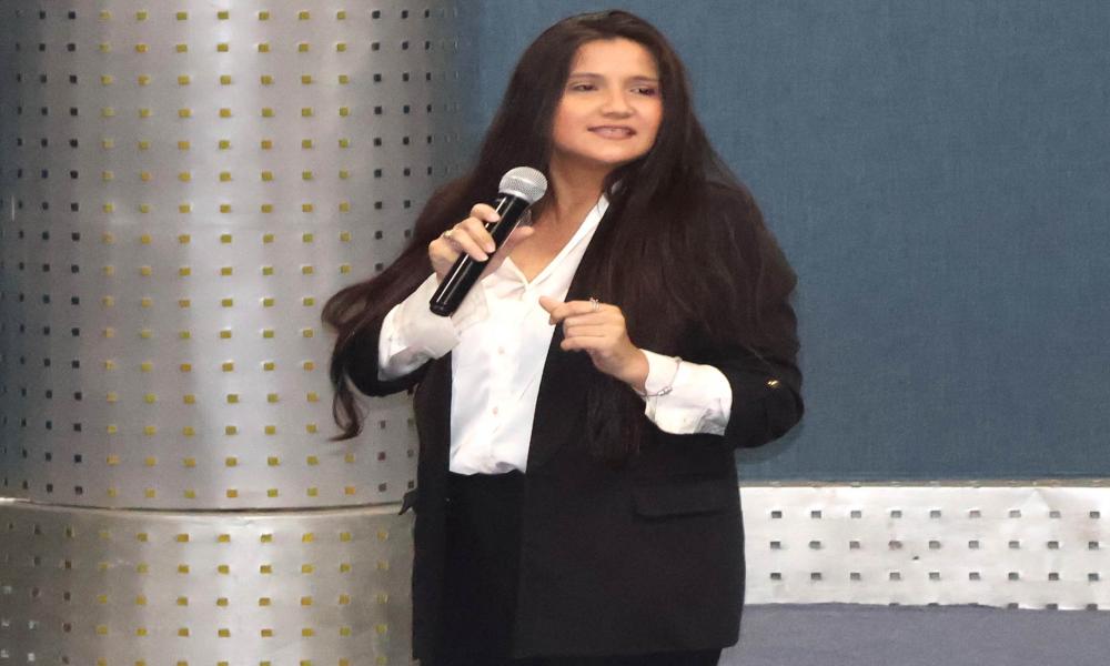 Presentan Conferencia “Entrevista, Imagen Personal y Curriculum”