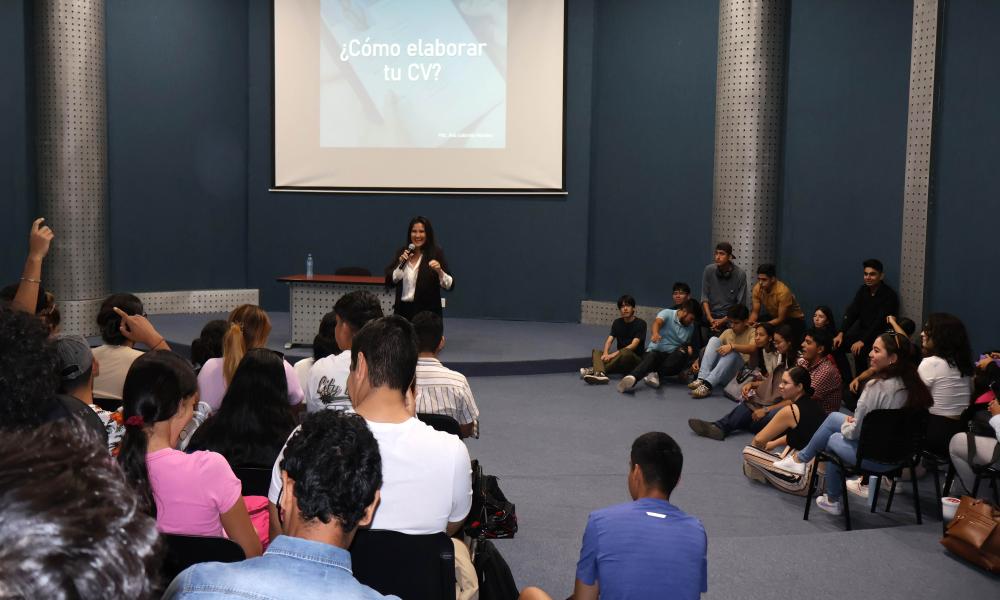 Presentan Conferencia “Entrevista, Imagen Personal y Curriculum”