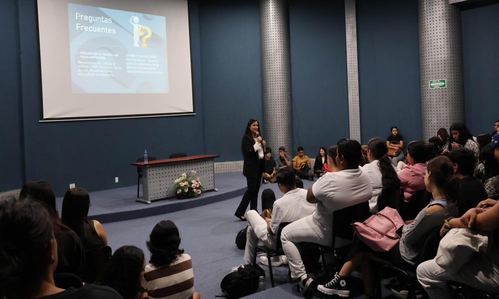 Presentan Conferencia “Entrevista, Imagen Personal y Curriculum”