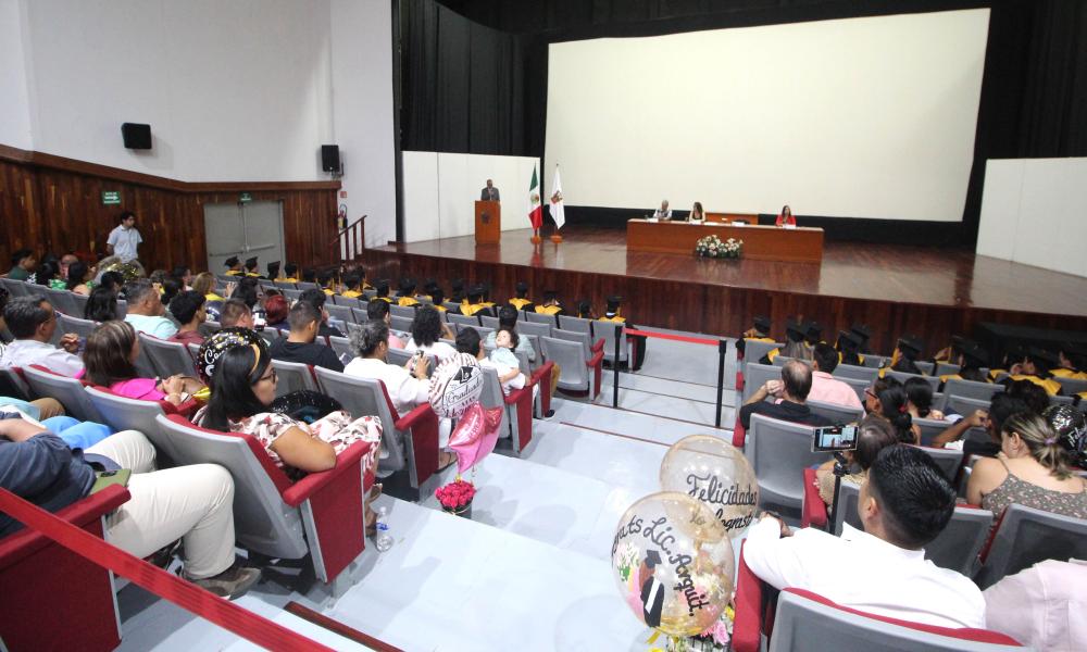 Egresa la XL Generación de Licenciatura en Arquitectura “Mtra. Eloísa Santos Huerta”