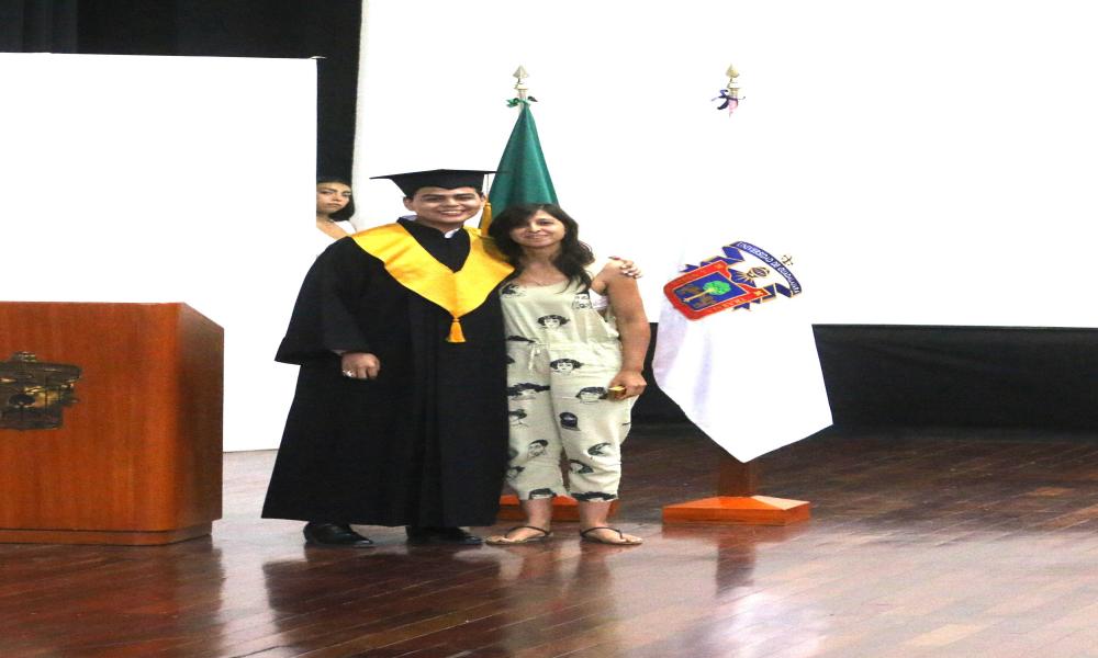 Se realiza acto académico de las carreras Artes Visuales para la Expresión Fotográfica; para la Expresión Plástica y Diseño para la Comunicación Gráfica