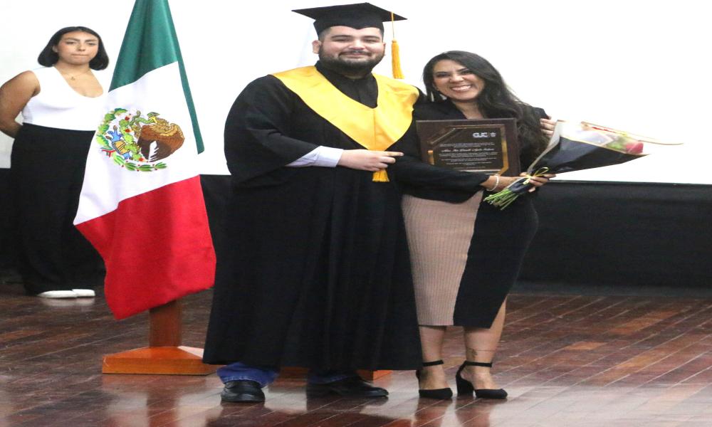 Se realiza acto académico de las carreras Artes Visuales para la Expresión Fotográfica; para la Expresión Plástica y Diseño para la Comunicación Gráfica