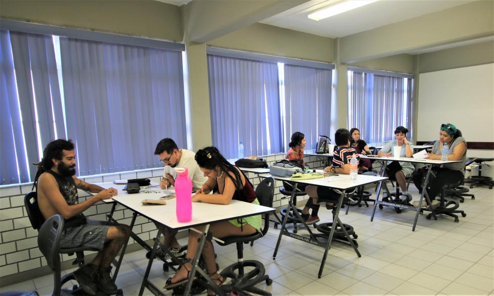 Se erige CUCosta en galería para la exposición de obras de egresados y estudiantes