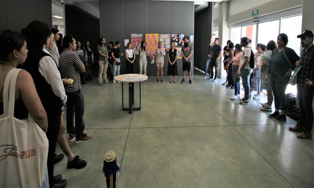 Se erige CUCosta en galería para la exposición de obras de egresados y estudiantes