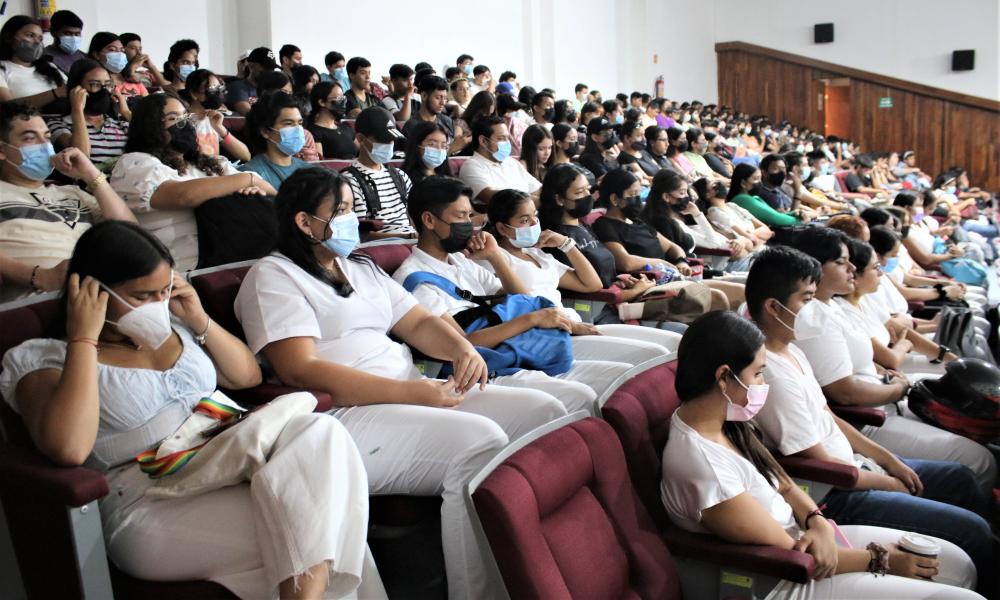 Invita Rector del CUCosta a cumplir metas y aspiraciones en un ambiente de paz