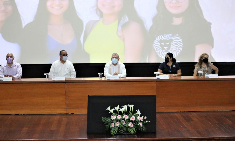 Invita Rector del CUCosta a cumplir metas y aspiraciones en un ambiente de paz