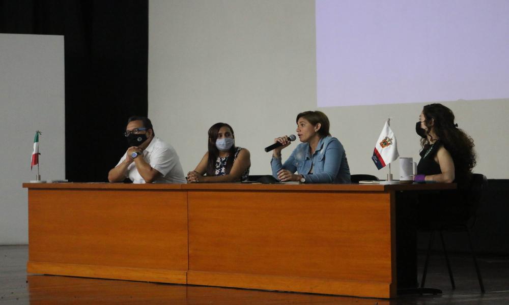 Gran convocatoria al Foro de Análisis sobre el Día Internacional de la Mujer en CUCosta