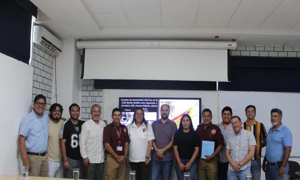 Hay filtración de agua en la calle Basilio Badillo, revelan estudios