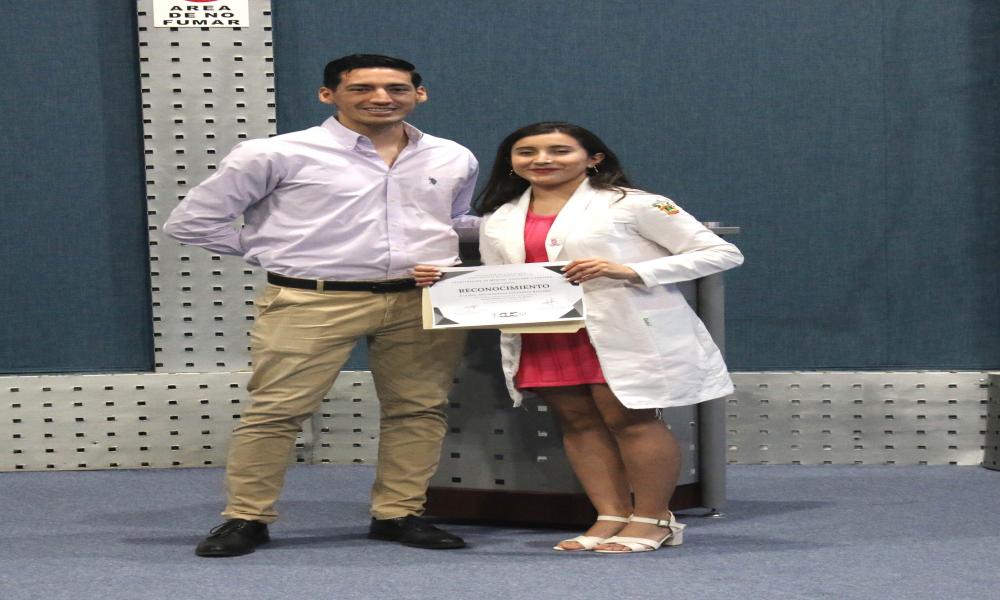 Estudiantes de Medicina participan en conferencias sobre Cáncer de Mama