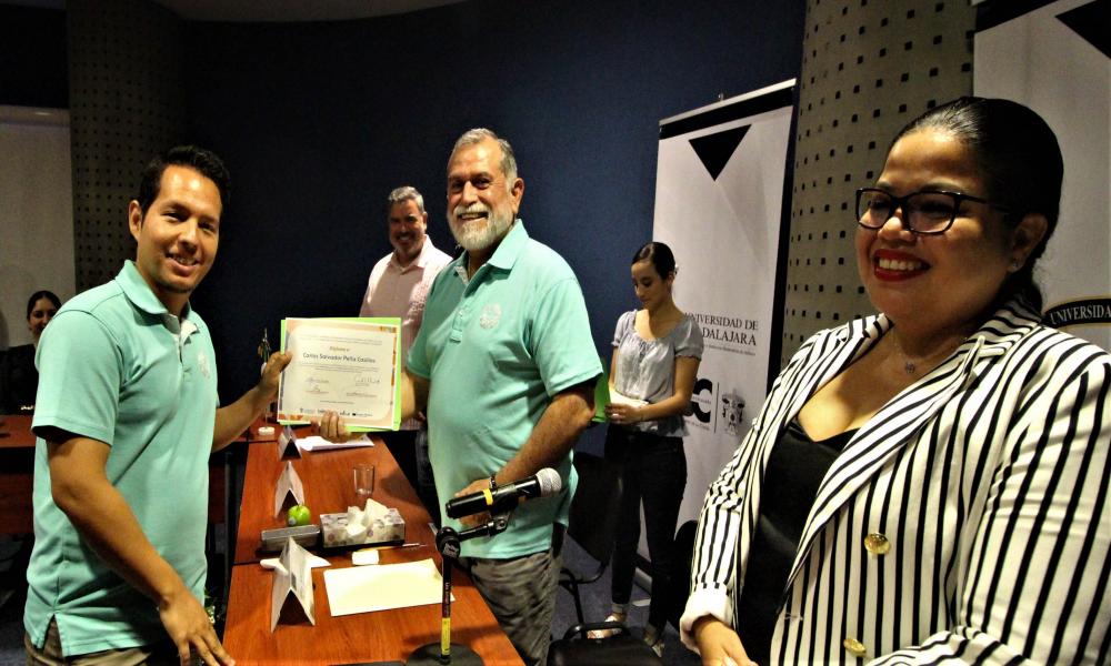 Entregan constancias a participantes del “Diplomado en Construcción de la Paz” en CUCosta