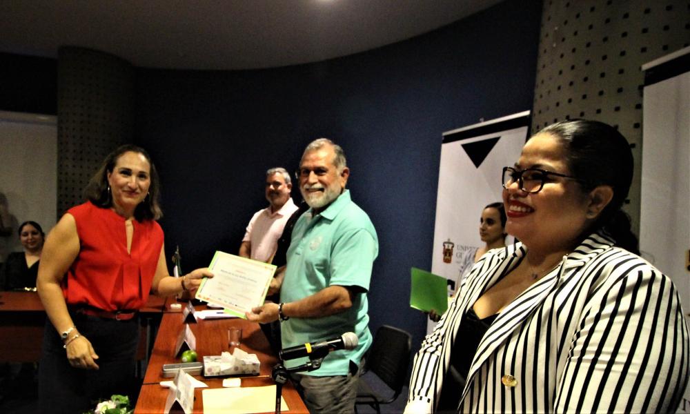 Entregan constancias a participantes del “Diplomado en Construcción de la Paz” en CUCosta