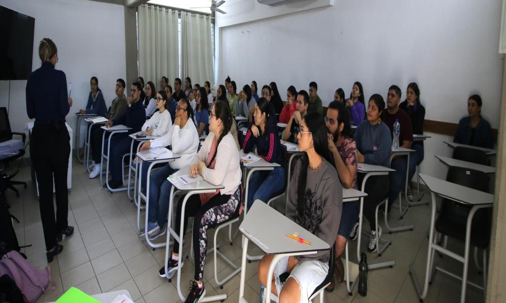 Presentaron 436 estudiantes el examen EGEL de CENEVAL en CUCosta