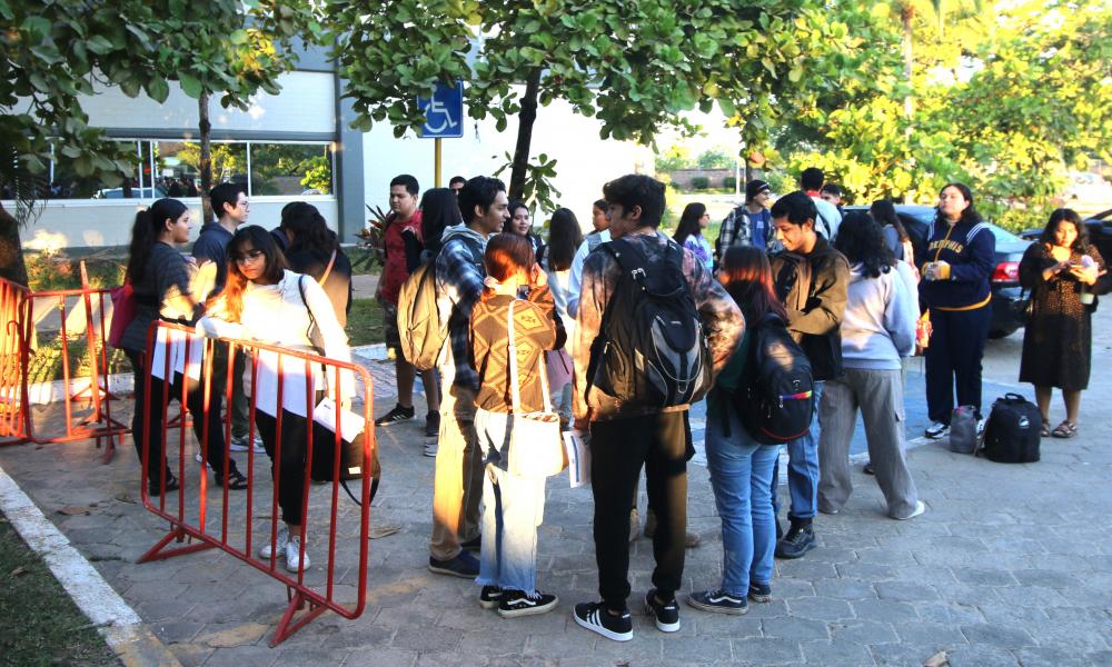 Presentaron 436 estudiantes el examen EGEL de CENEVAL en CUCosta