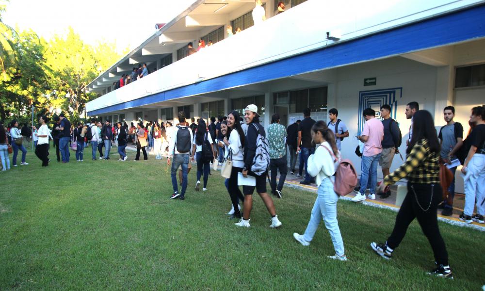 Presentaron 436 estudiantes el examen EGEL de CENEVAL en CUCosta