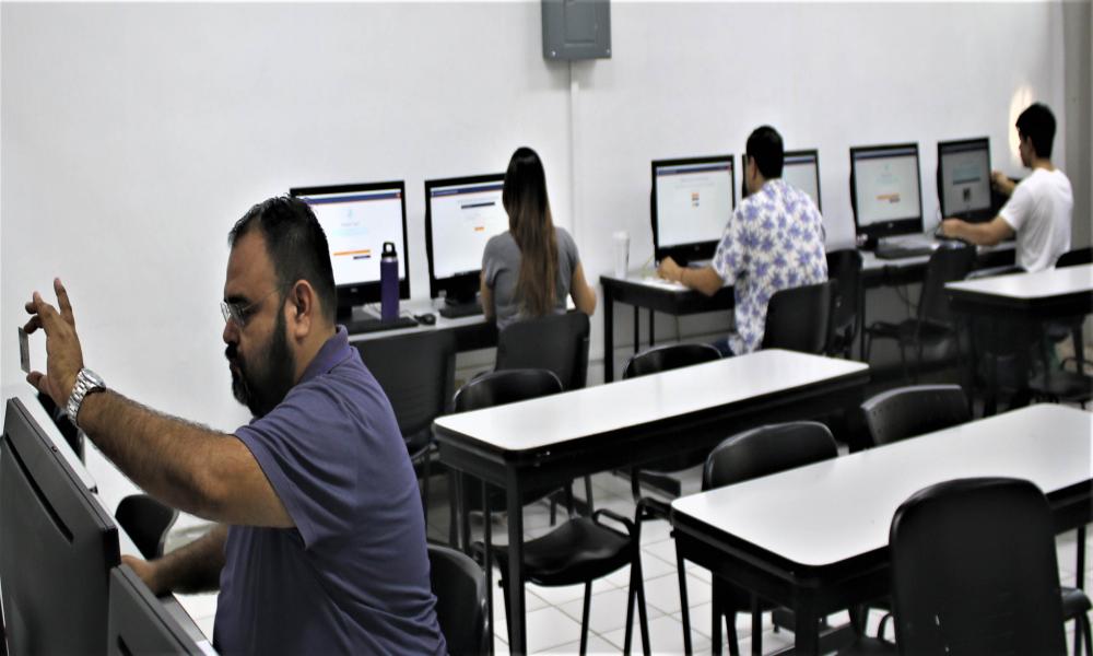 Aplican 67 sustentantes EXANI III de CENEVAL para estudiar posgrados en CUCosta