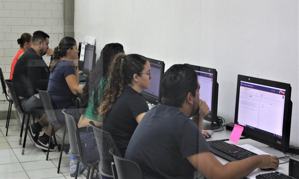 Aplican 67 sustentantes EXANI III de CENEVAL para estudiar posgrados en CUCosta
