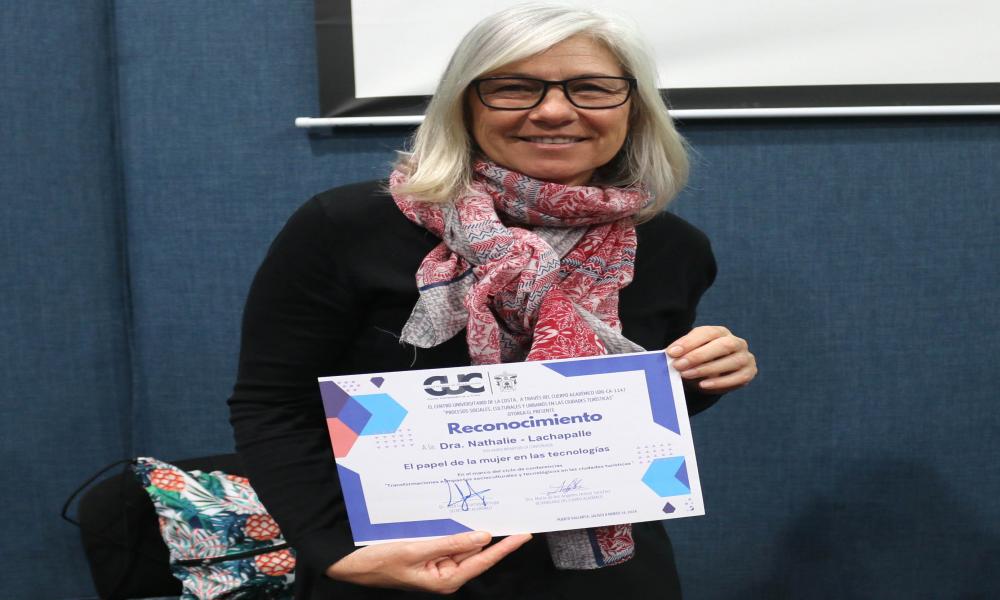 Impartieron Conferencia “Transformaciones e Impactos y Tecnologías en las Ciudades Turísticas”