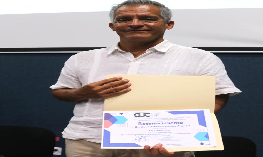 Impartieron Conferencia “Transformaciones e Impactos y Tecnologías en las Ciudades Turísticas”