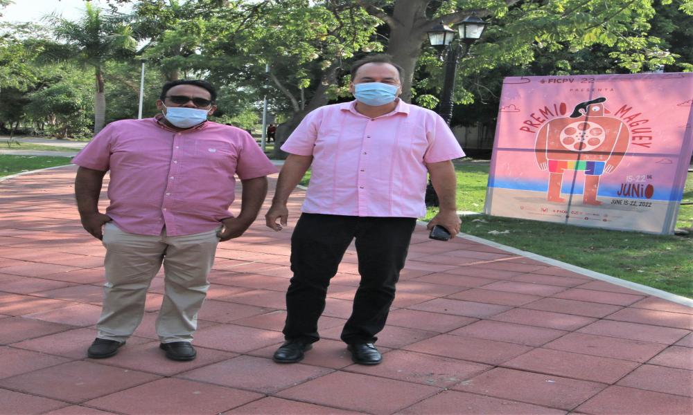 Entregan “La Iguana de Oro” a Mariana Bastos, directora de “Raquel 11”