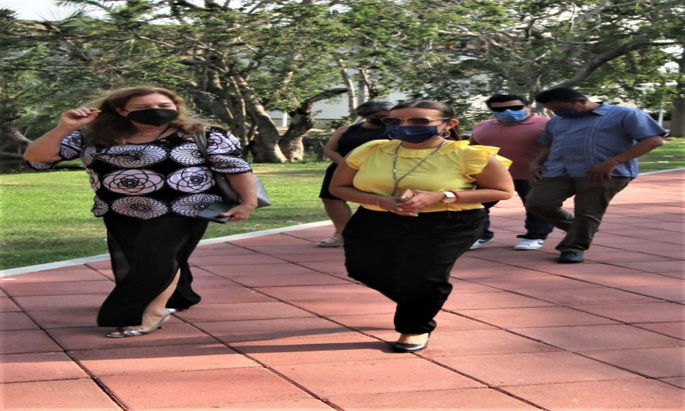 Entregan “La Iguana de Oro” a Mariana Bastos, directora de “Raquel 11”