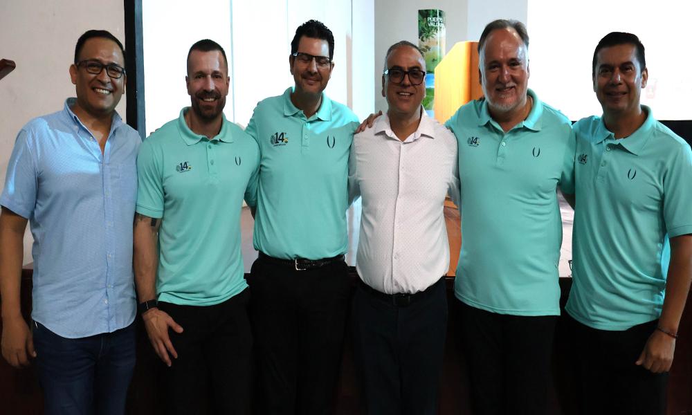 Líderes de la empresa Unlimited Vacation Club imparten conferencias a estudiantes de la carrera de Turismo