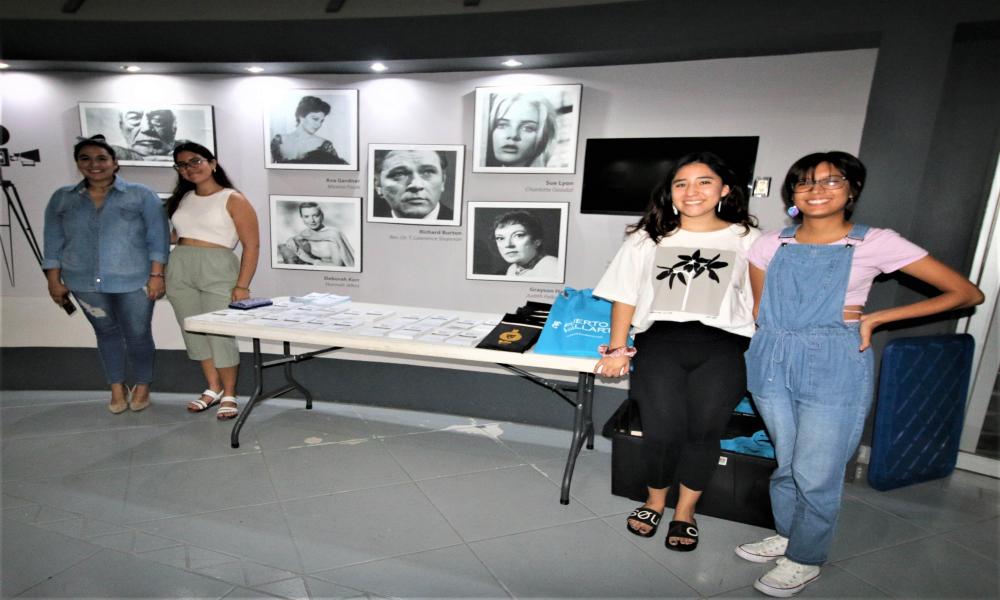 Visitan alumnos del COBAEJ las instalaciones del Centro Universitario de Costa