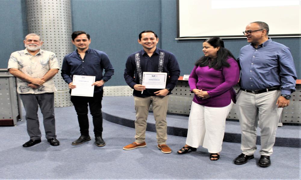 Presentan estudiantes de posgrados 16 trabajos de investigación en CUCosta