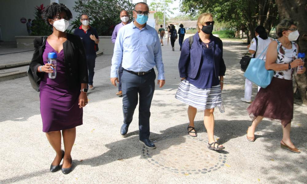 Diplomáticos de la Embajada de EU en México visitaron CUCosta