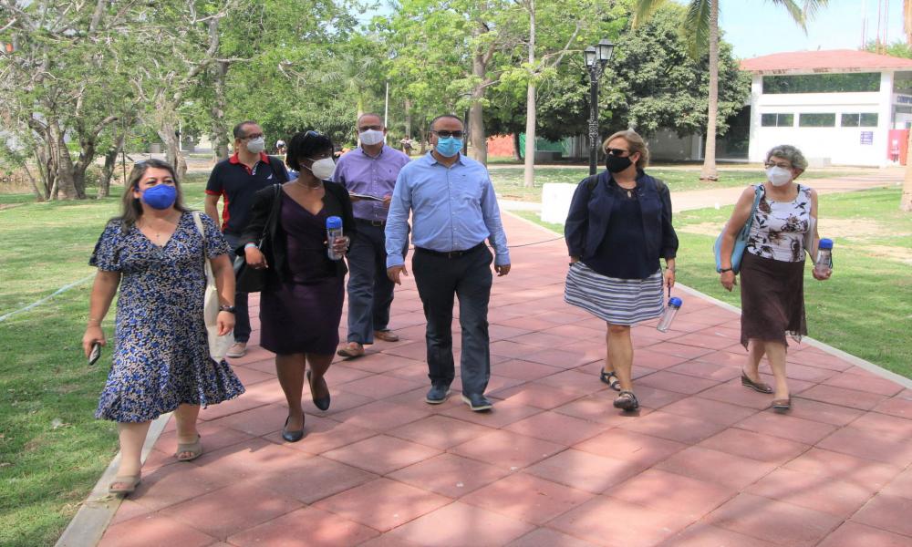 Diplomáticos de la Embajada de EU en México visitaron CUCosta