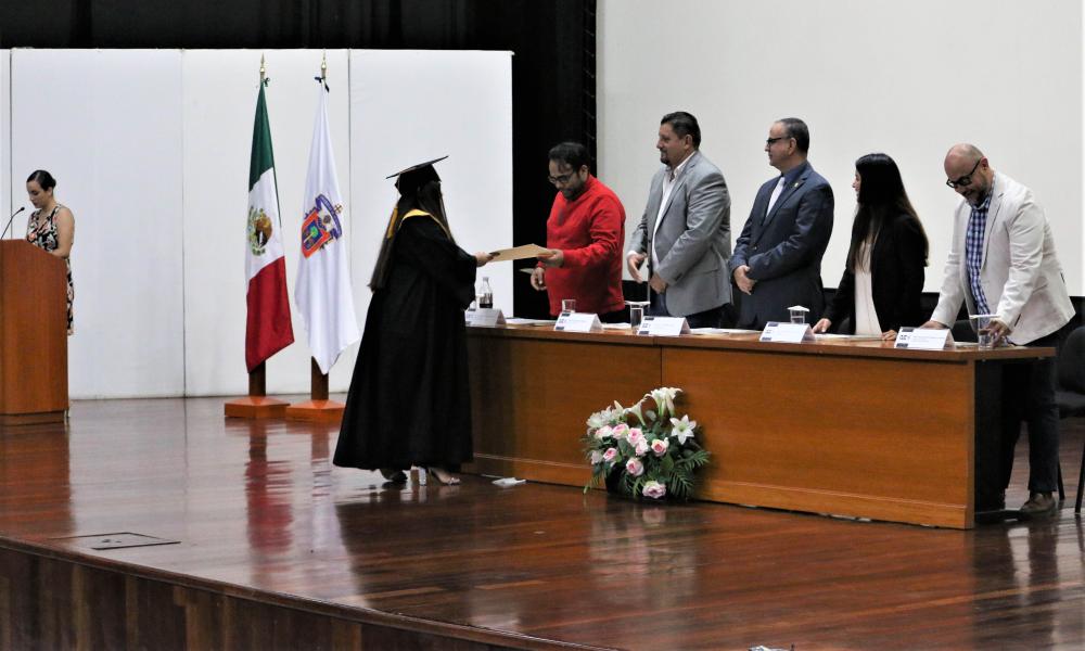 Se graduaron 48 estudiantes de la Licenciatura en Contaduría Pública del CUCosta