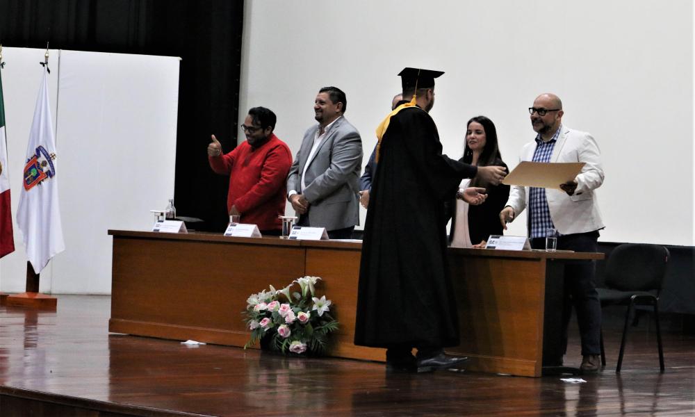 Se graduaron 48 estudiantes de la Licenciatura en Contaduría Pública del CUCosta