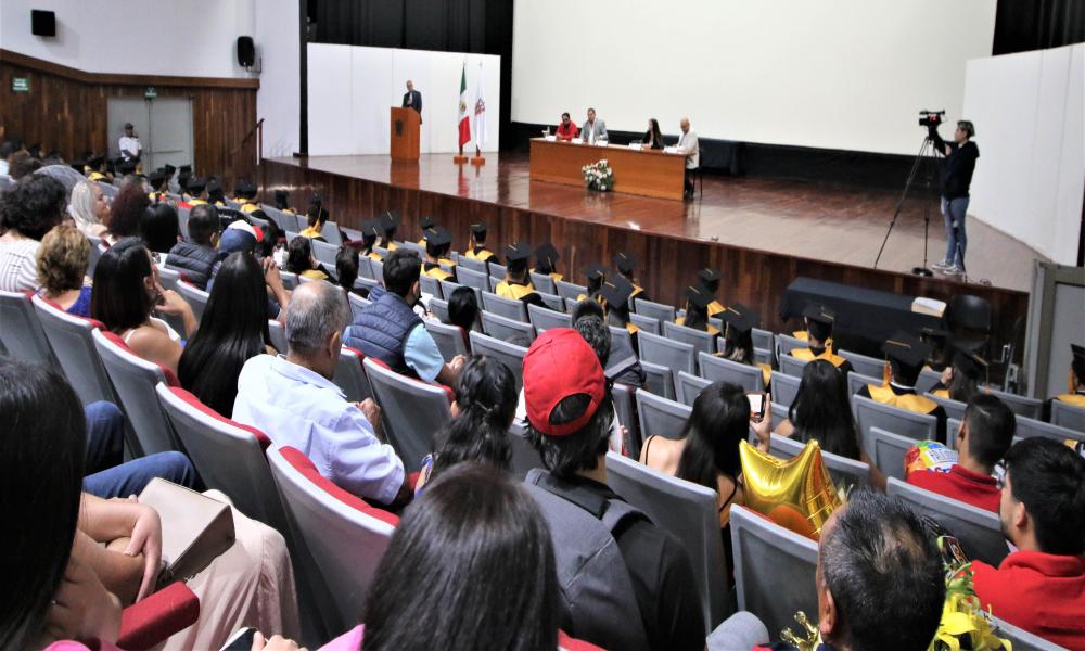 Se graduaron 48 estudiantes de la Licenciatura en Contaduría Pública del CUCosta