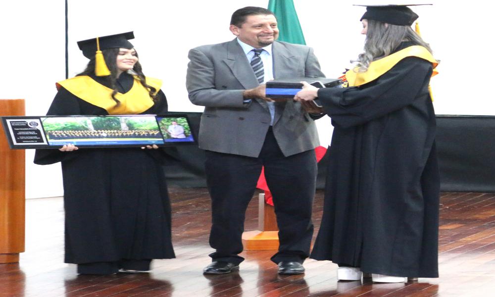 Egresan 58 estudiantes de la Licenciatura en Contaduría Pública