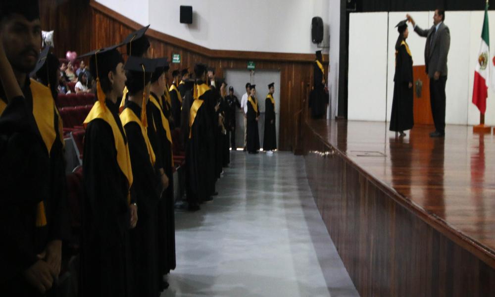 Egresan 58 estudiantes de la Licenciatura en Contaduría Pública