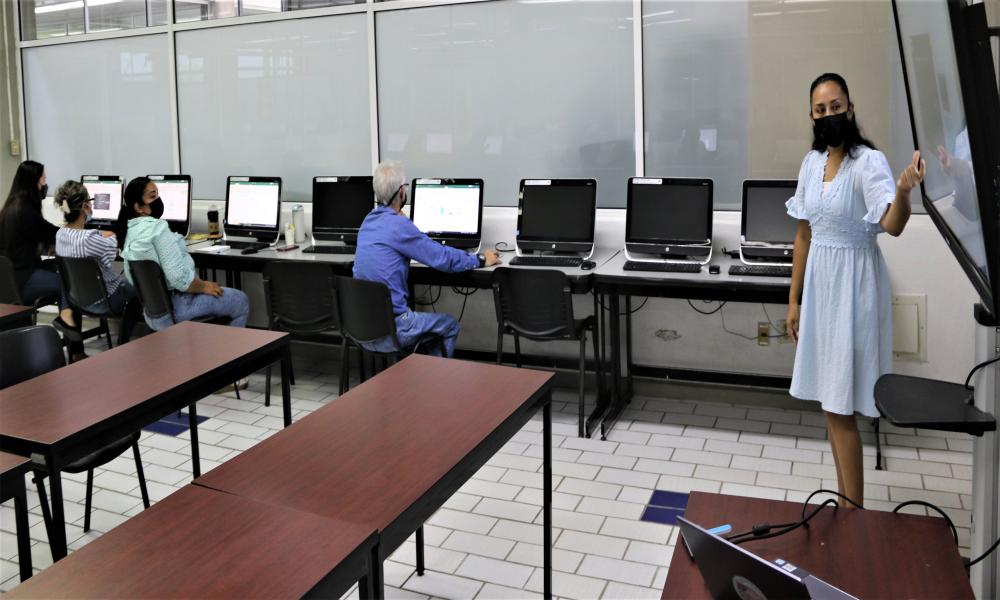 Personal administrativo del CUCosta concluyó cursos y talleres