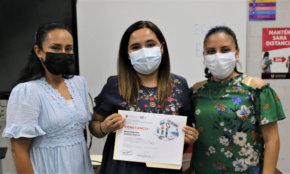 Personal administrativo del CUCosta concluyó cursos y talleres