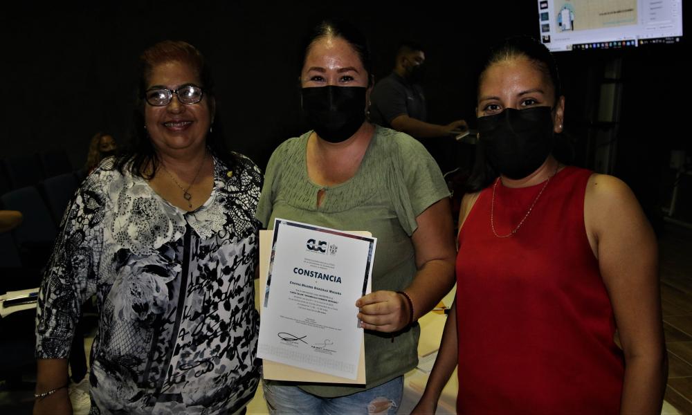 Ofrece CUCosta capacitación a sus colaboradores en Desarrollo Humano Integral