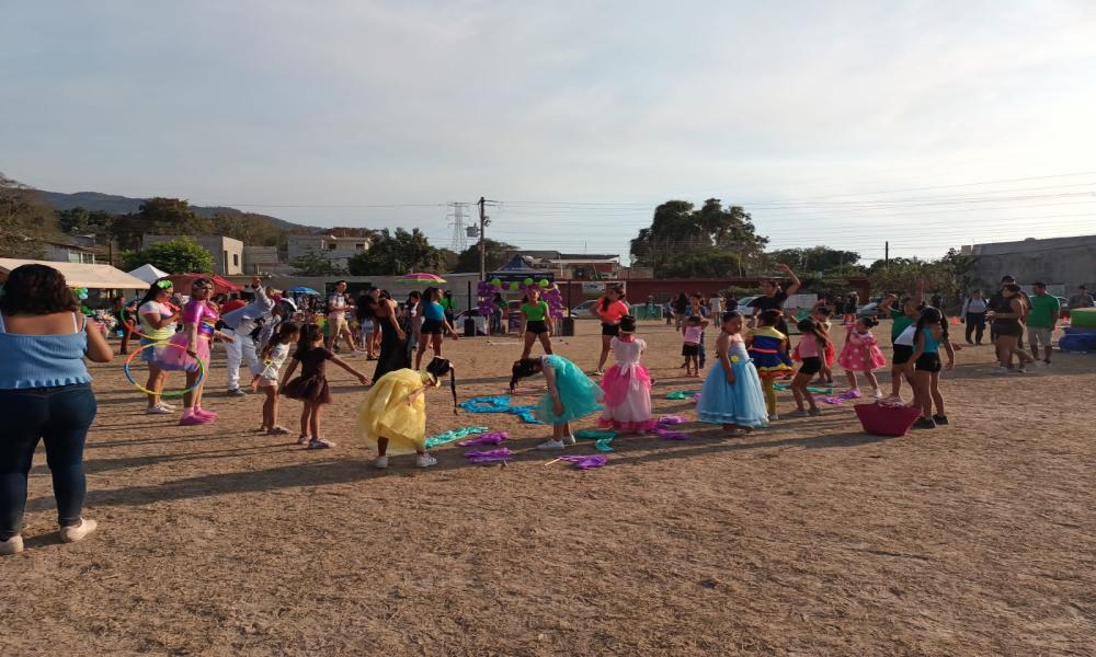 El Festival por la Niñez y Juguetón PV motiva sonrisas y alegría gracias a CUCosta y Rotarac Vallarta Centro