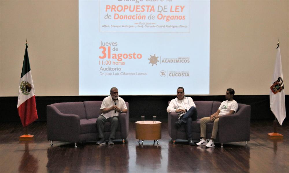 Recibe el Dr. Jorge Téllez López al diputado Enrique Velázquez quien dialogó con estudiantes sobre la Ley de Donación de Órganos