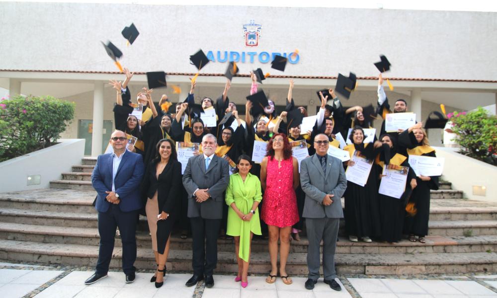 Se realiza acto académico de las carreras Artes Visuales para la Expresión Fotográfica; para la Expresión Plástica y Diseño para la Comunicación Gráfica
