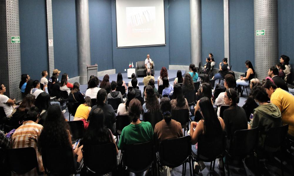 ¡Va Licenciatura en Diseño para Comunicación Gráfica por tercera certificación!