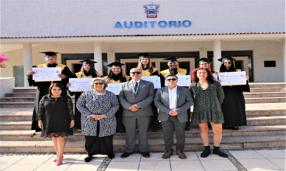 Egresa la XXXIV Generación de la Lic. en Diseño para la Comunicación Gráfica “Mtro. Candelario Macedo Hernández”
