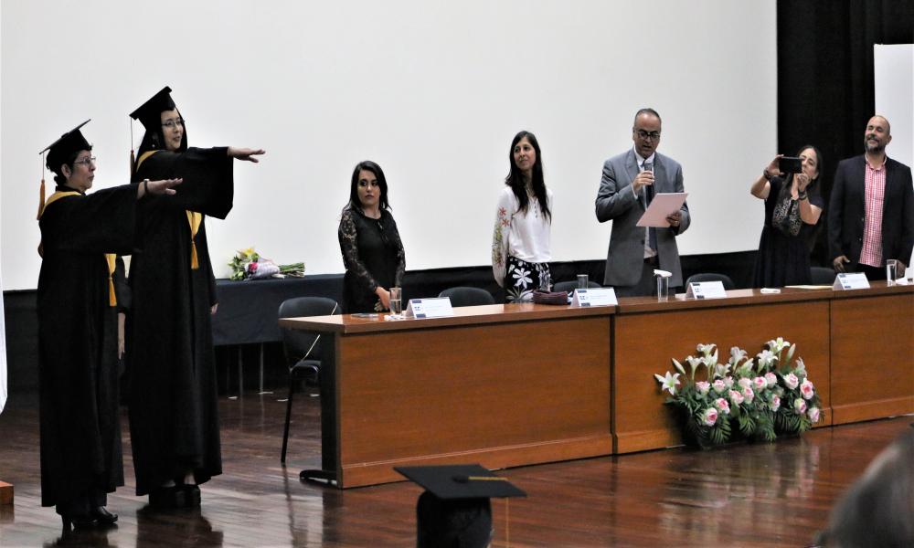 Se gradúan dos generaciones de las carreras de Artes Visuales para la Expresión Plástica y Fotográfica