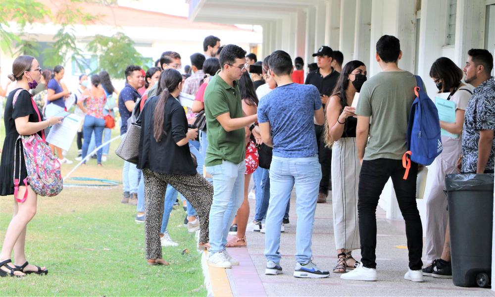 Presentaron 482 egresados de CUCosta el examen de EGEL-PLUS