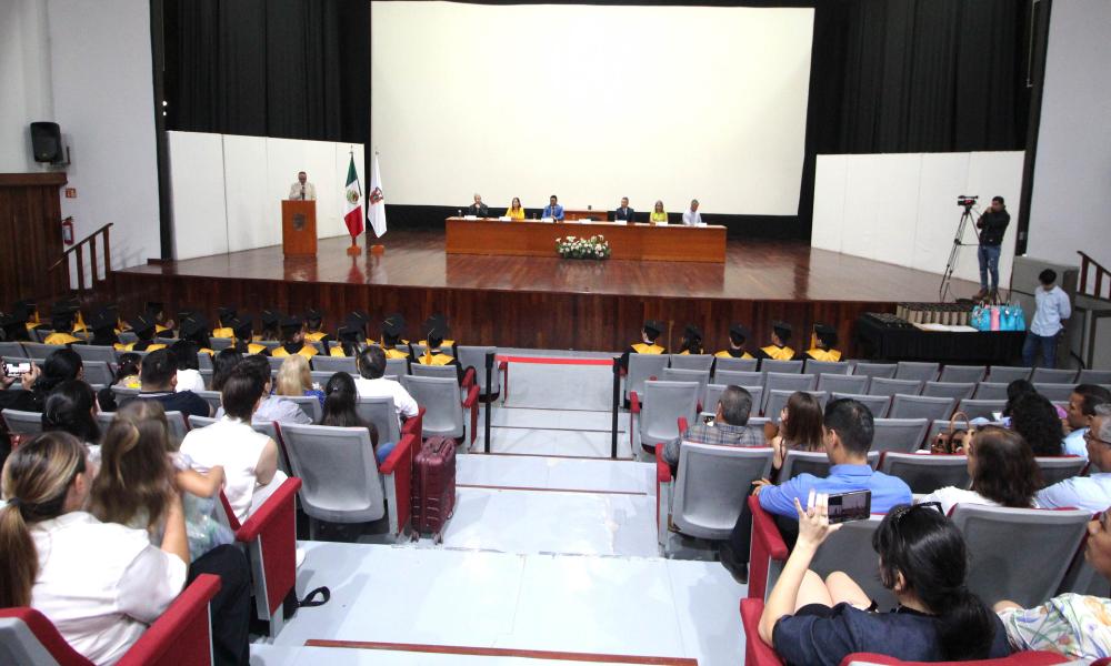 Egresaron 36 estudiantes de las Lic. en Ingeniería en Comunicación Media e Ingeniería en Computación