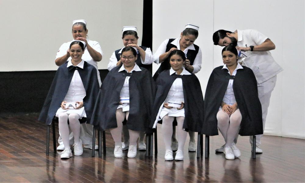 Egresa la XXV Generación de Enfermería, Mtra. Elizabeth Haro Ruiz