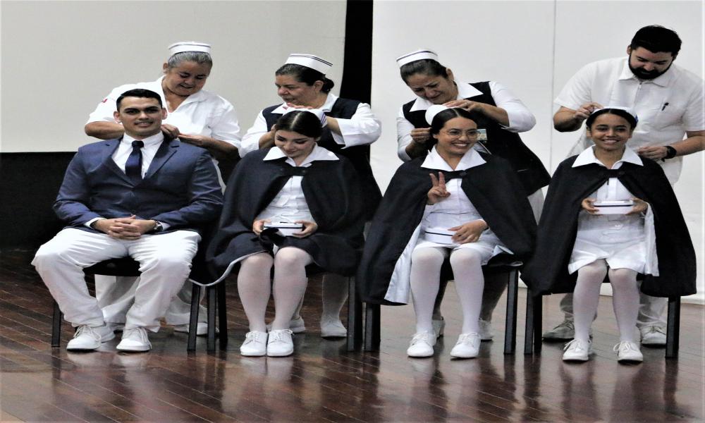 Egresa la XXV Generación de Enfermería, Mtra. Elizabeth Haro Ruiz