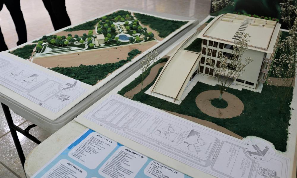 Presentan estudiantes de Arquitectura proyectos amables con el medio ambiente