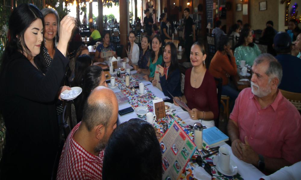 Se reúne la comunidad de la División de Estudios Sociales y Económicos en ameno convivio